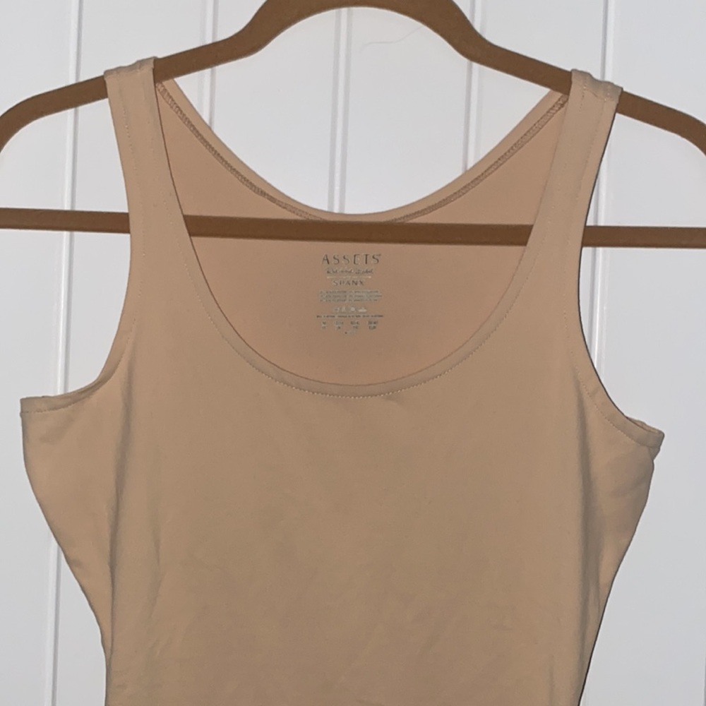Spanx Shape-wear Size Medium - Picture 2 of 3